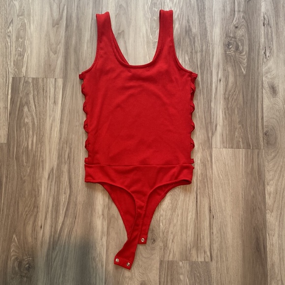 Express Red Cutout Bodysuit - Picture 6 of 8